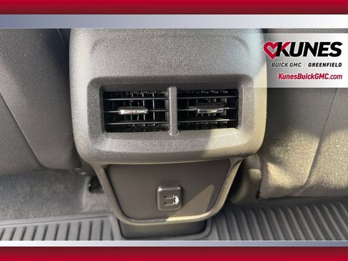 Used 2023 Chevrolet Equinox LT AWD/4WD image 34