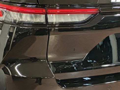 New 2025 Jeep Grand Cherokee Altitude image 25