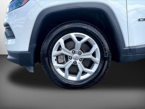 Used 2024 Jeep Compass Latitude AWD/4WD image 29