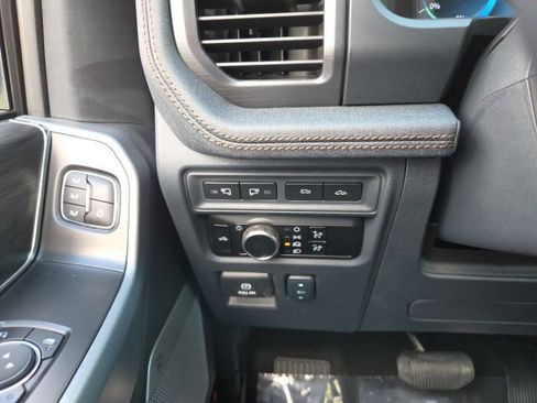 Used 2024 Ford F150 Lightning Lariat image 42