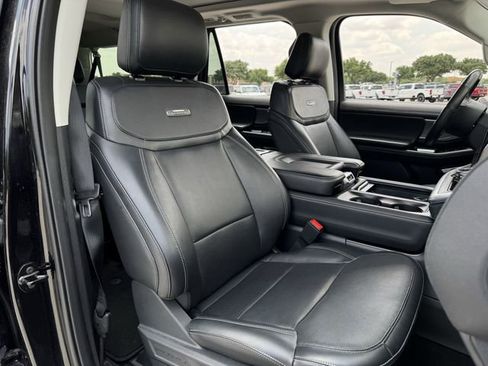 Used 2025 Ford Expedition Max Platinum AWD/4WD image 31