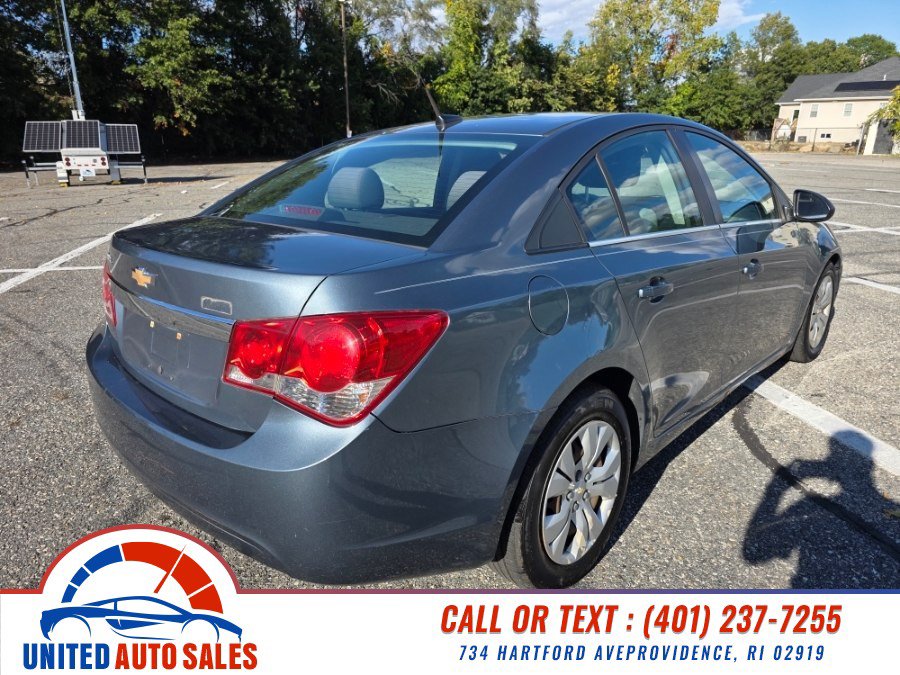 Used 2012 Chevrolet Cruze LS w/ Connectivity Package FWD image 4