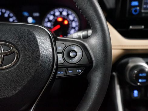 Certified 2022 Toyota RAV4 XLE Premium FWD image 13