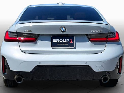 Used 2026 BMW 330i xDrive Sedan w/ M Sport Package AWD/4WD image 4
