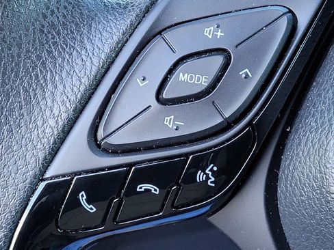 Used 2021 Toyota C-HR LE image 30