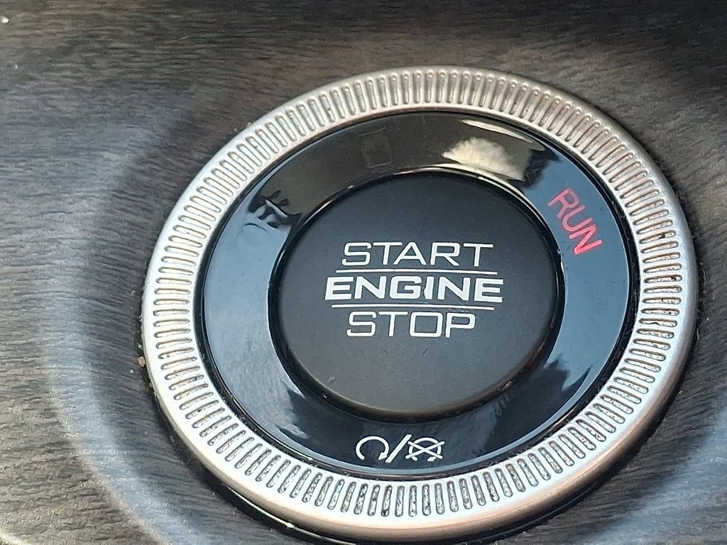 Used 2023 Jeep Grand Cherokee 4WD 4xe image 25