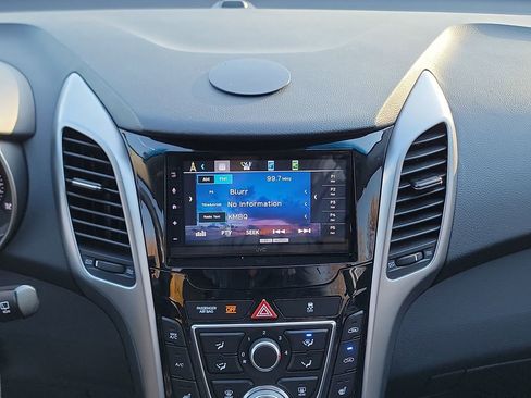 Used 2014 Hyundai Elantra GT image 16