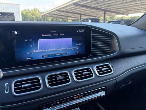 Used 2025 Mercedes-Benz GLS 450 4MATIC image 10
