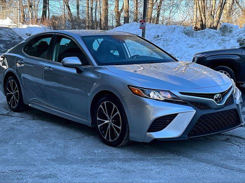 Used 2019 Toyota Camry LE image 18
