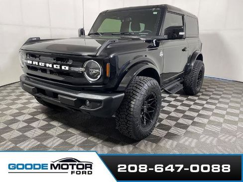 Certified 2023 Ford Bronco 2-Door AWD/4WD image 4