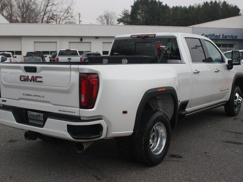 Used 2023 GMC Sierra 3500 Denali w/ Denali Ultimate Package image 7