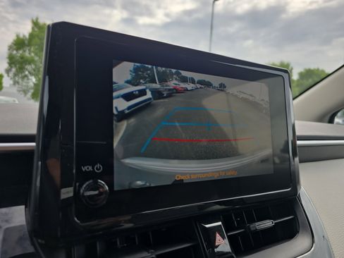 Used 2023 Toyota Corolla LE FWD image 22