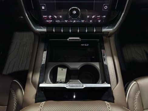 Used 2025 GMC Yukon Denali Ultimate AWD/4WD image 23