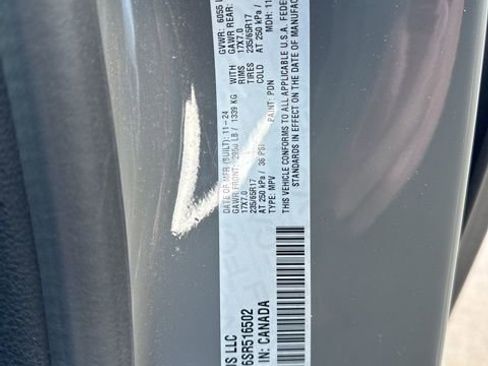 Used 2025 Chrysler Pacifica Select FWD image 31