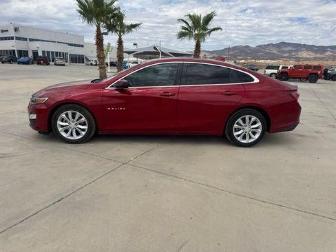 Used 2021 Chevrolet Malibu LT FWD image 2