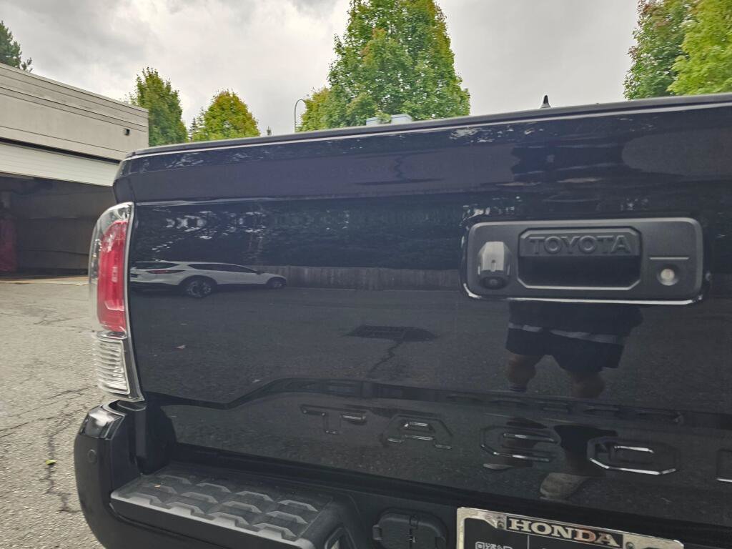 Used 2021 Toyota Tacoma Limited RWD image 16