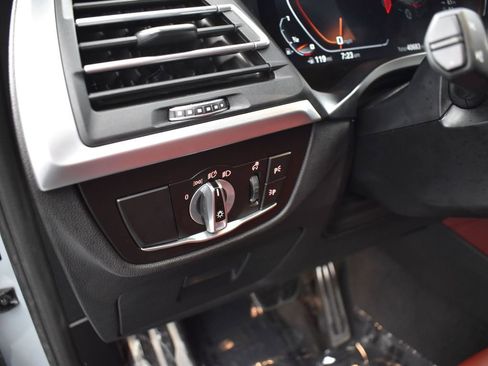 Used 2022 BMW X4 M40i image 11