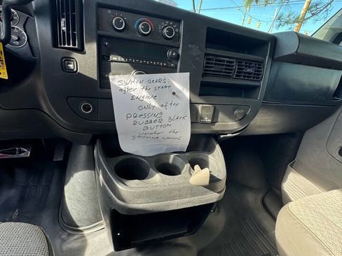 Used 2017 Chevrolet Express 3500 image 7