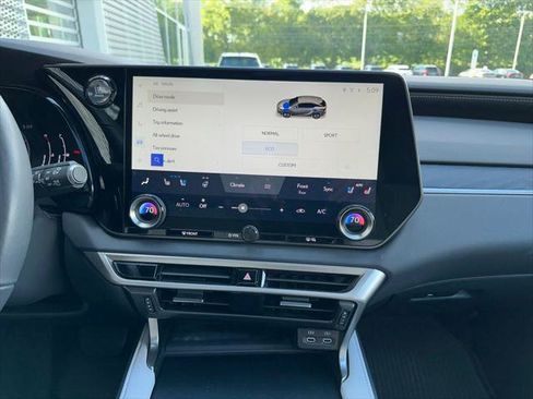 Used 2023 Lexus RX 350 Premium w/ Accessory Package AWD/4WD image 14