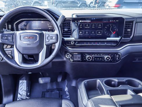 Certified 2025 GMC Sierra 1500 SLT image 3