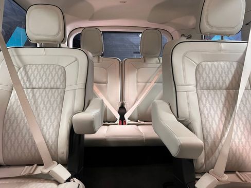 Used 2020 Lincoln Aviator Black Label AWD/4WD image 13