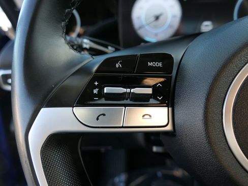 Used 2022 Hyundai Elantra Limited w/ Preferred Accessory Package image 14