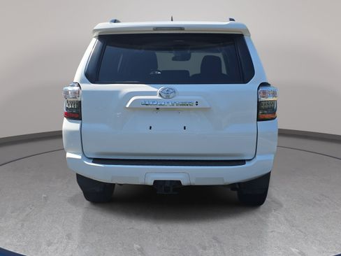 Used 2022 Toyota 4Runner SR5 RWD image 6