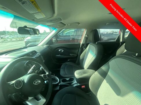 Used 2017 Kia Soul + w/ Audio Package FWD image 9
