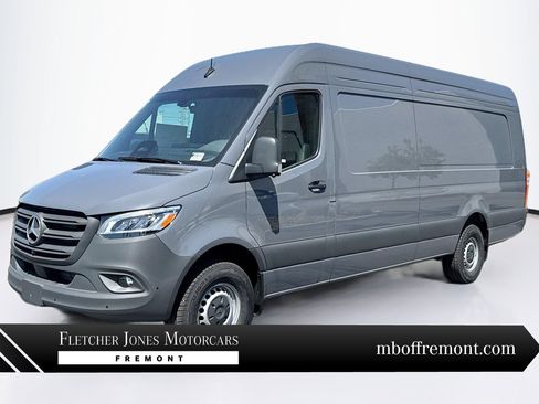 New 2025 Mercedes-Benz Sprinter 2500 image 1