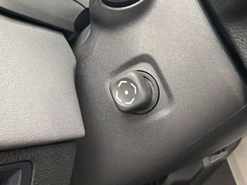 Used 2026 Toyota Sequoia Platinum AWD/4WD image 31