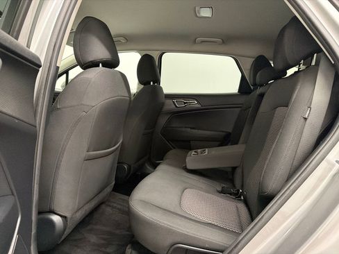 Used 2025 Kia Sportage LX AWD/4WD image 15
