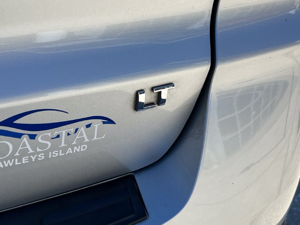 Used 2017 Chevrolet Traverse LT w/ Traveler's Package FWD image 29
