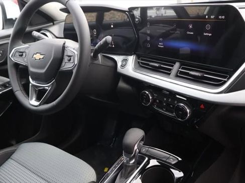 New 2026 Chevrolet Trax LT w/ Driver Confidence Package image 43