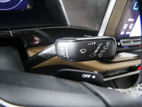 Certified 2025 Volkswagen Atlas Cross Sport SE image 30