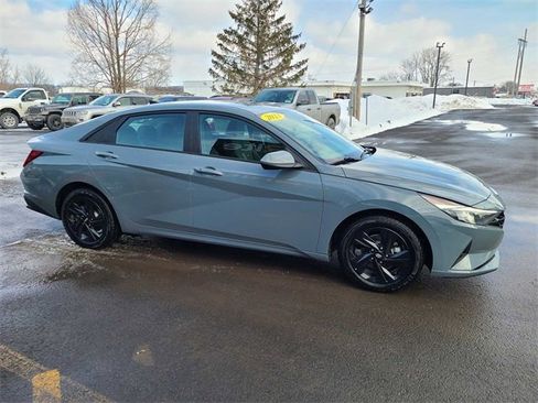 Used 2023 Hyundai Elantra SEL image 5