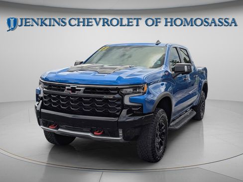 Used 2023 Chevrolet Silverado 1500 ZR2 w/ Technology Package AWD/4WD image 10