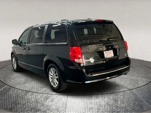 Used 2019 Dodge Grand Caravan SXT image 6