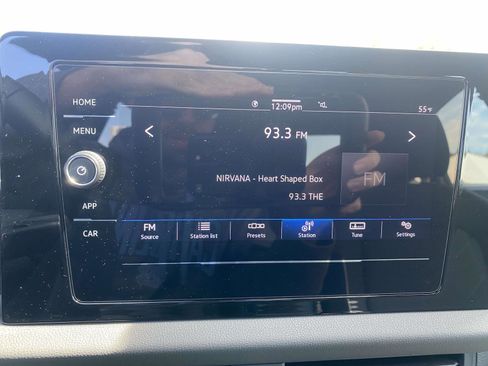 Certified 2025 Volkswagen Jetta Sport image 23