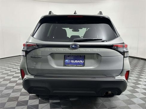 Used 2025 Subaru Forester Premium image 9
