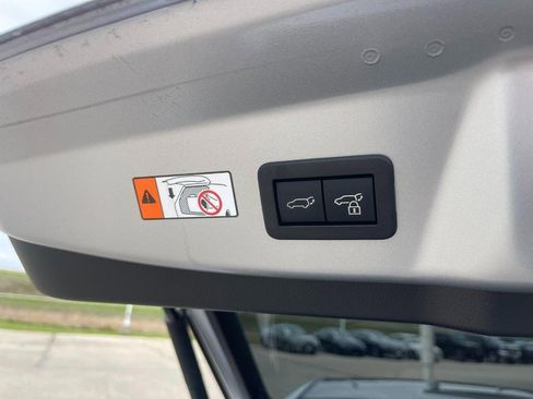 Used 2024 Toyota Prius Limited w/ Limited Premium Package image 18