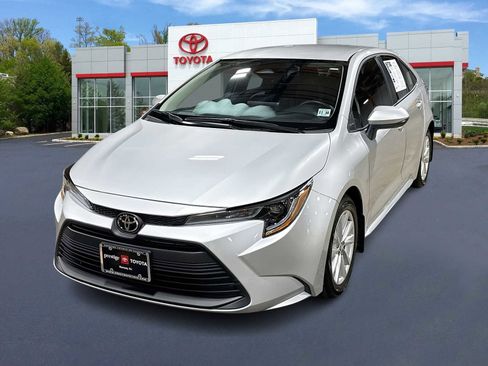 Used 2026 Toyota Corolla LE w/ LE Premium Package FWD image 1