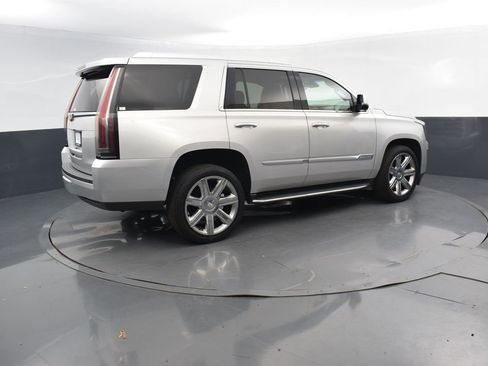 Used 2016 Cadillac Escalade Luxury image 6