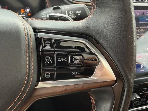 Used 2023 Jeep Grand Cherokee Summit AWD/4WD image 44