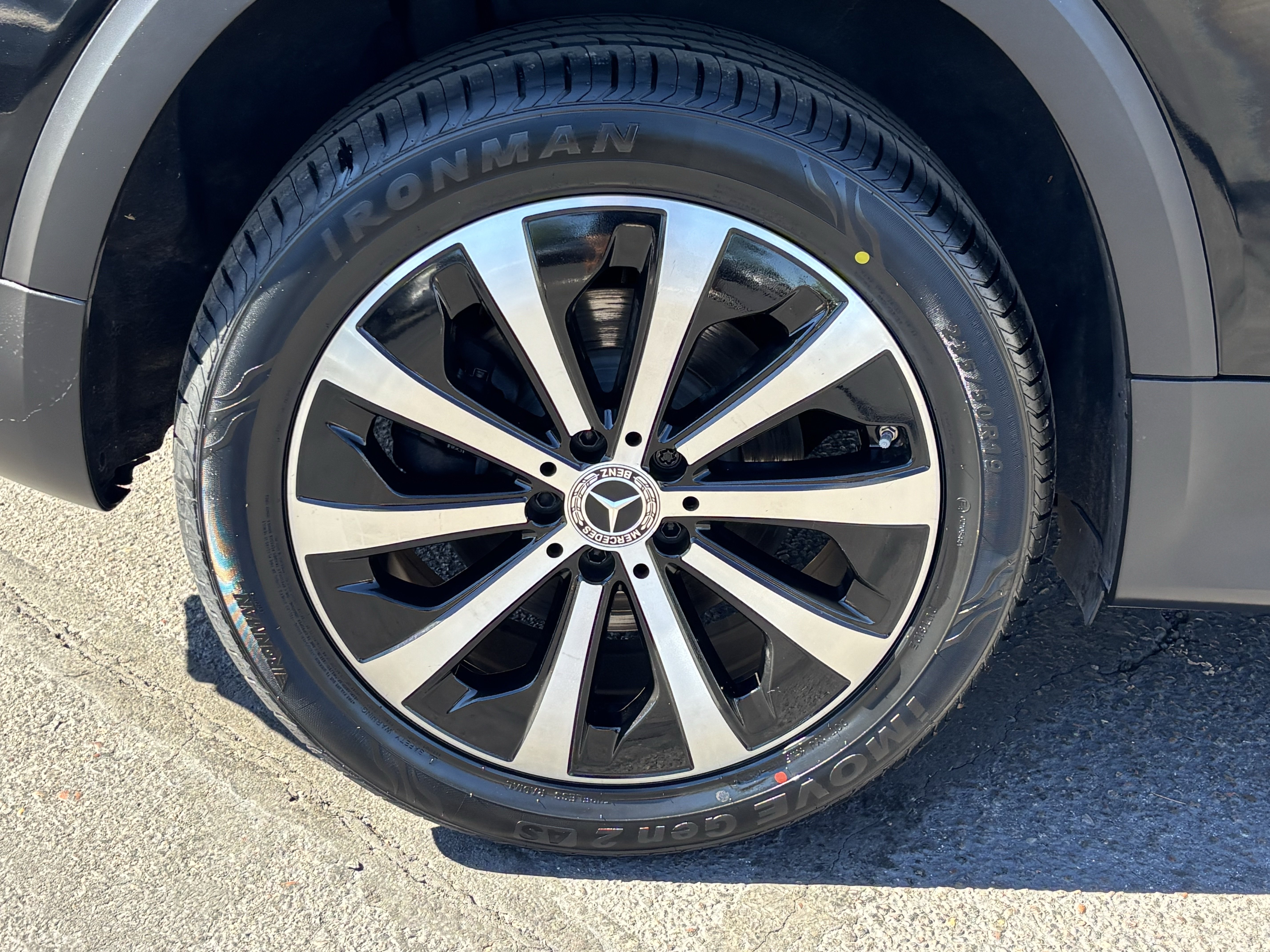 Used 2021 Mercedes-Benz GLB 250 4MATIC image 7