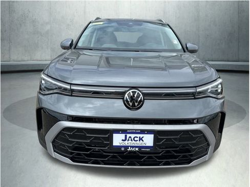 New 2025 Volkswagen Taos SEL image 9