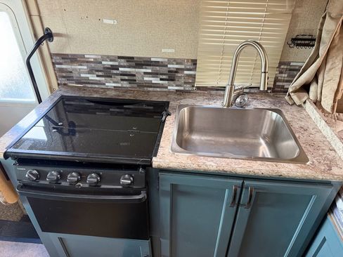 Used 2017 Ford E-350 and Econoline 350 Super Duty w/ Motorhome Prep Package image 20