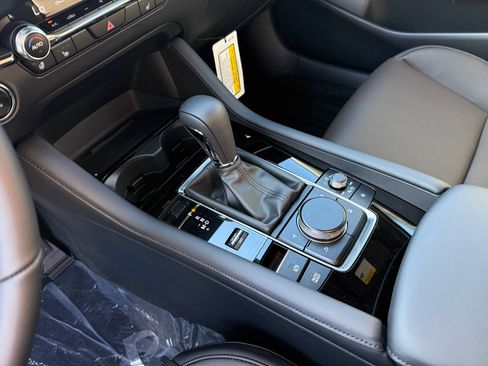New 2026 MAZDA MAZDA3 Hatchback w/Premium Plus Pkg image 13