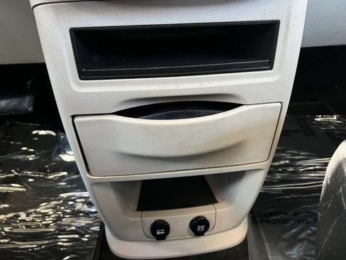 Used 2018 Dodge Grand Caravan SE w/ UConnect Hands-Free Group FWD image 20