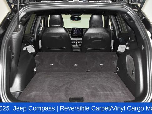 Used 2025 Jeep Compass Latitude w/ Sun & Sound Group AWD/4WD image 33