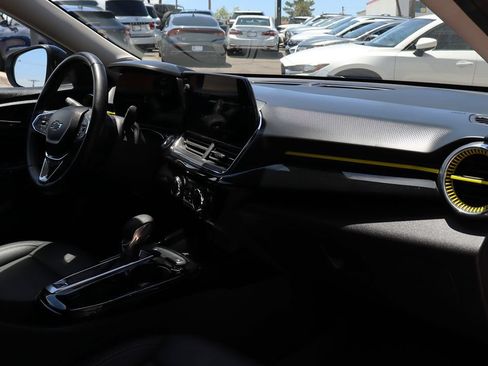 Used 2025 Chevrolet Trax ACTIV w/ Sunroof Package FWD image 35